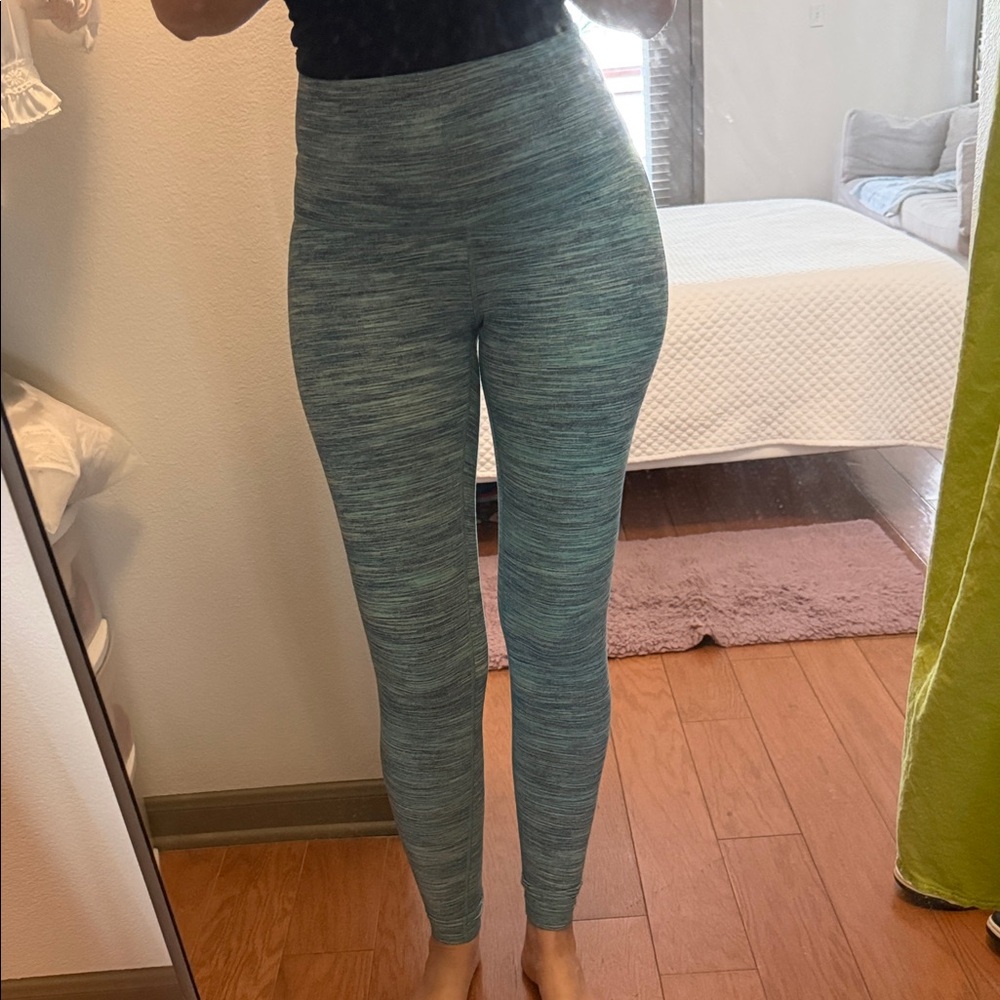 Lululemon leggings size 6